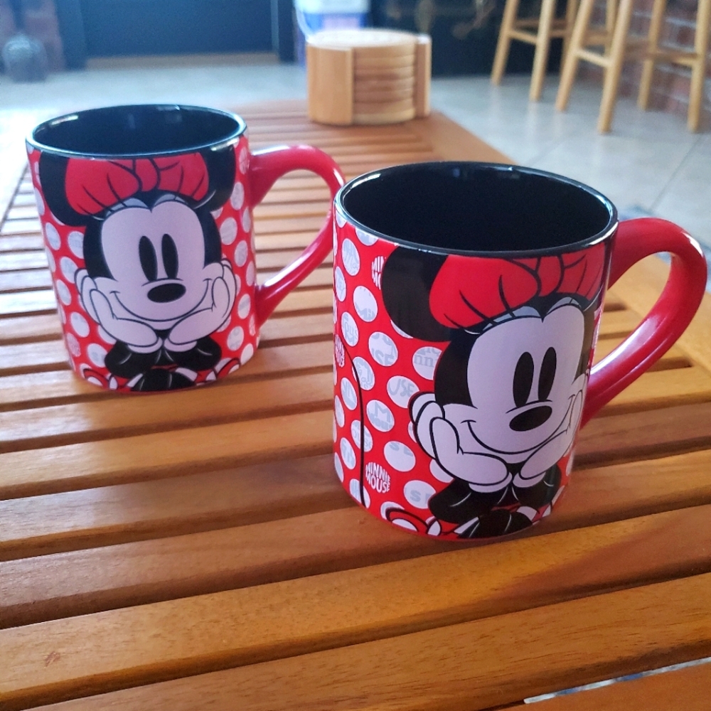 Set of 2 Disney Minnie Mouse polka dot mugs